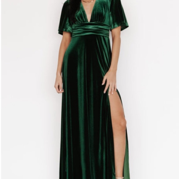 Dresses & Skirts - Elegant Green Velvet Maxi Dress